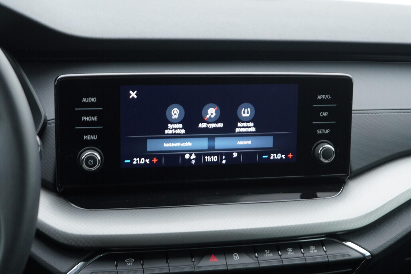 O119V07156_30.webp_OCTAVIA Ambition 1.5 TSI 110 kW manuál, DPH