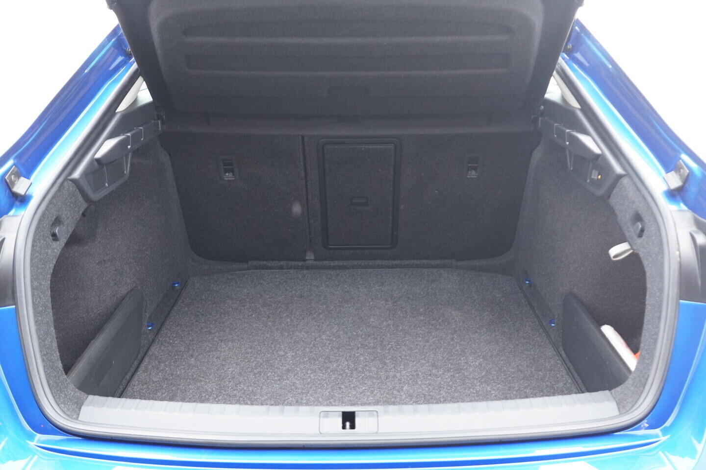 O119V07156_40.webp_OCTAVIA Ambition 1.5 TSI 110 kW manuál, DPH