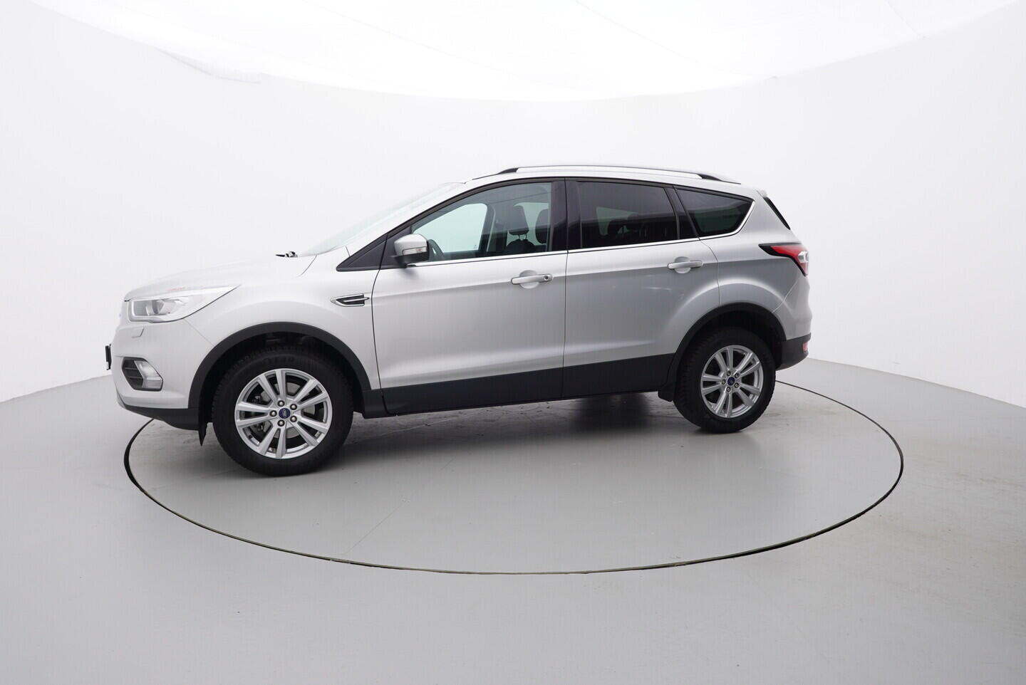 O119V07162_11.webp_KUGA Cool a Connect 1.5  110 kW manuál