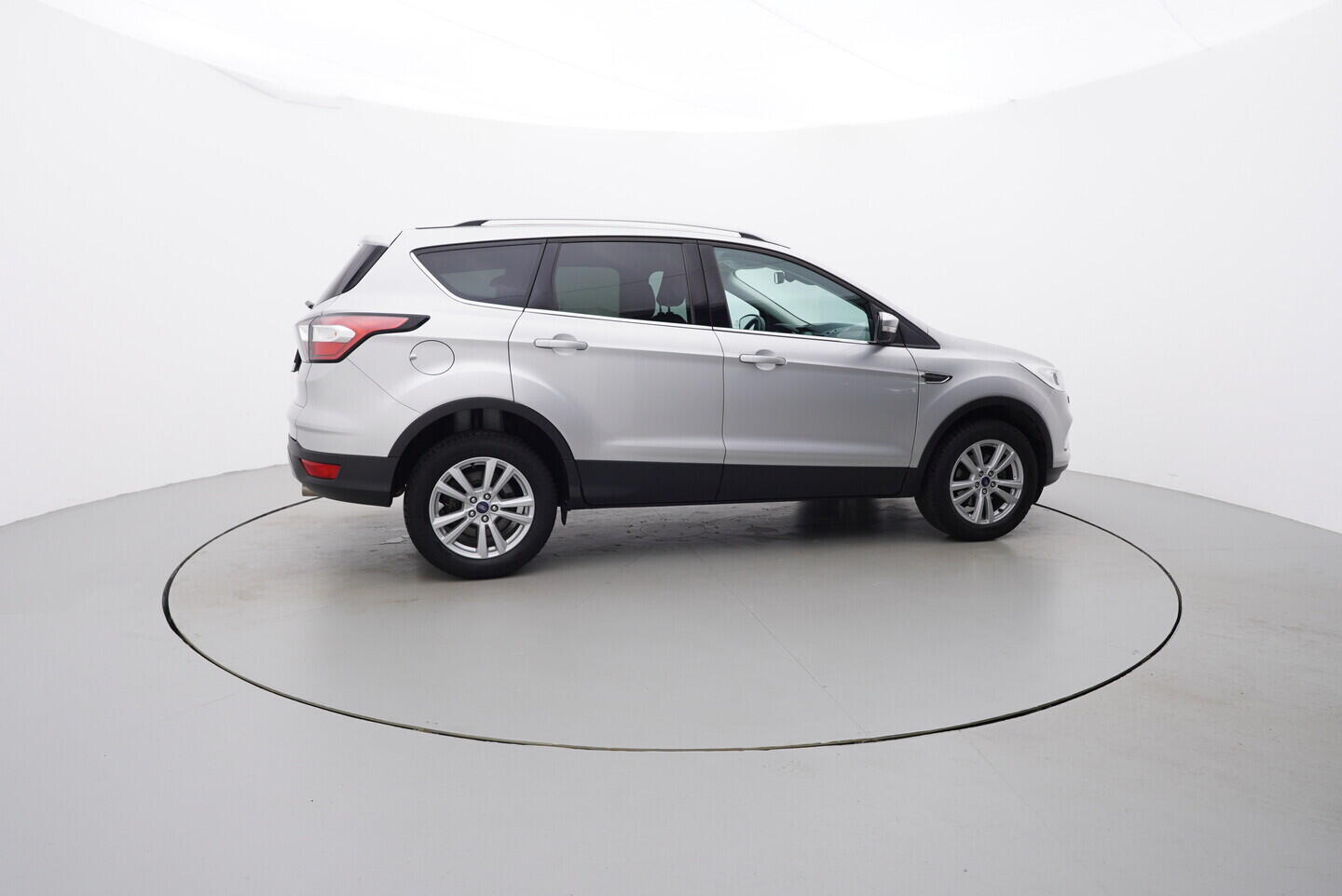 O119V07162_15.webp_KUGA Cool a Connect 1.5  110 kW manuál