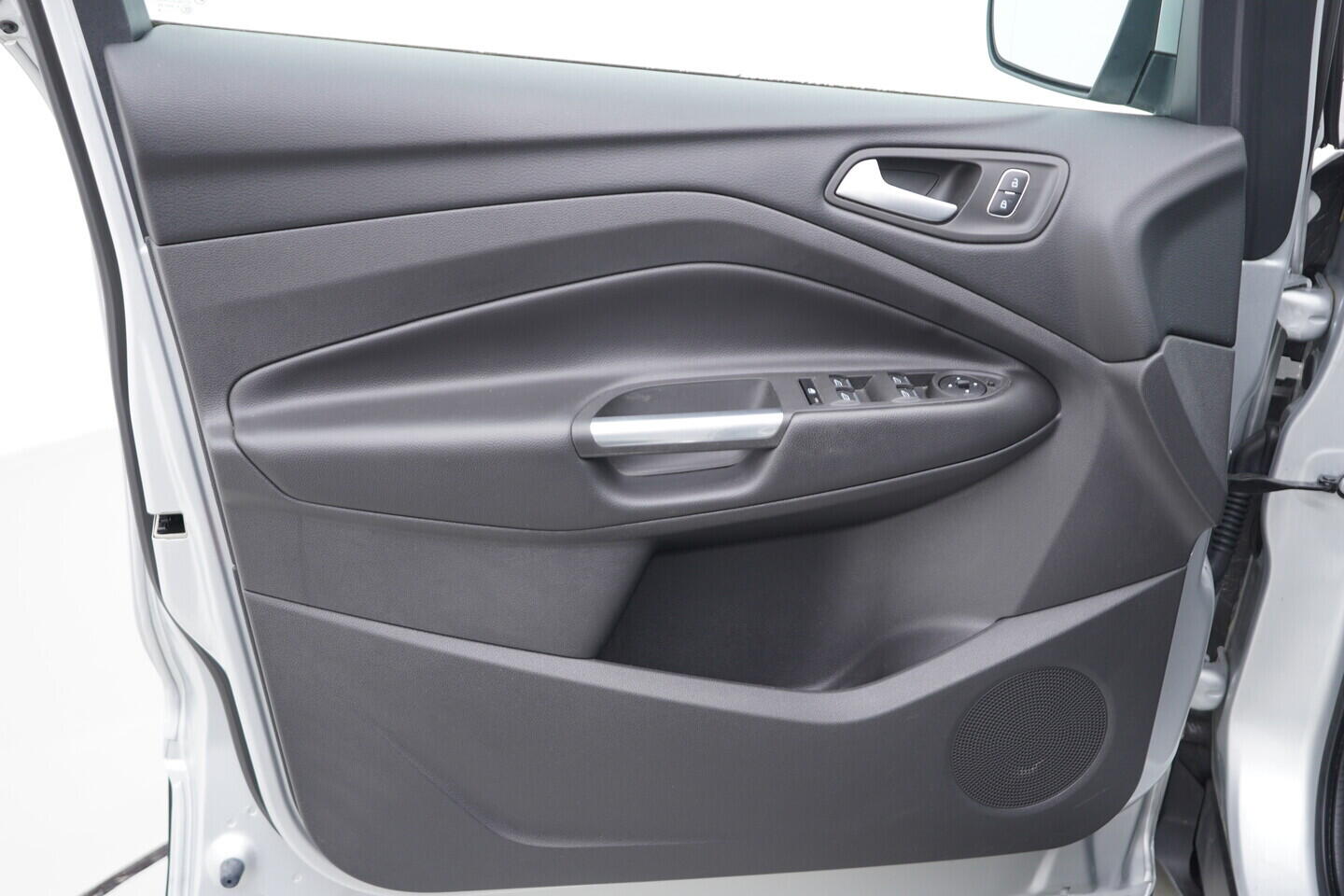 O119V07162_19.webp_KUGA Cool a Connect 1.5  110 kW manuál