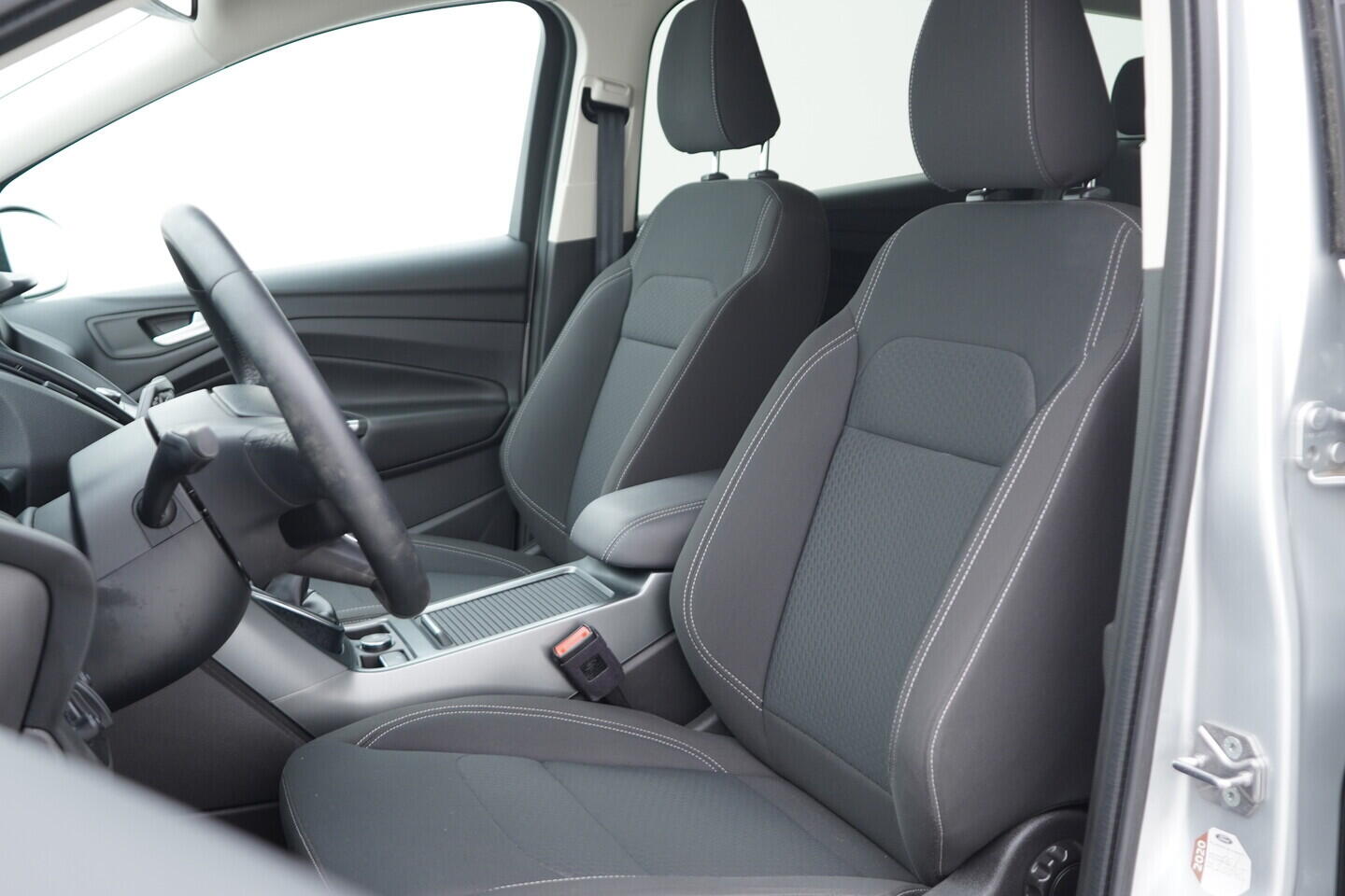 O119V07162_23.webp_KUGA Cool a Connect 1.5  110 kW manuál