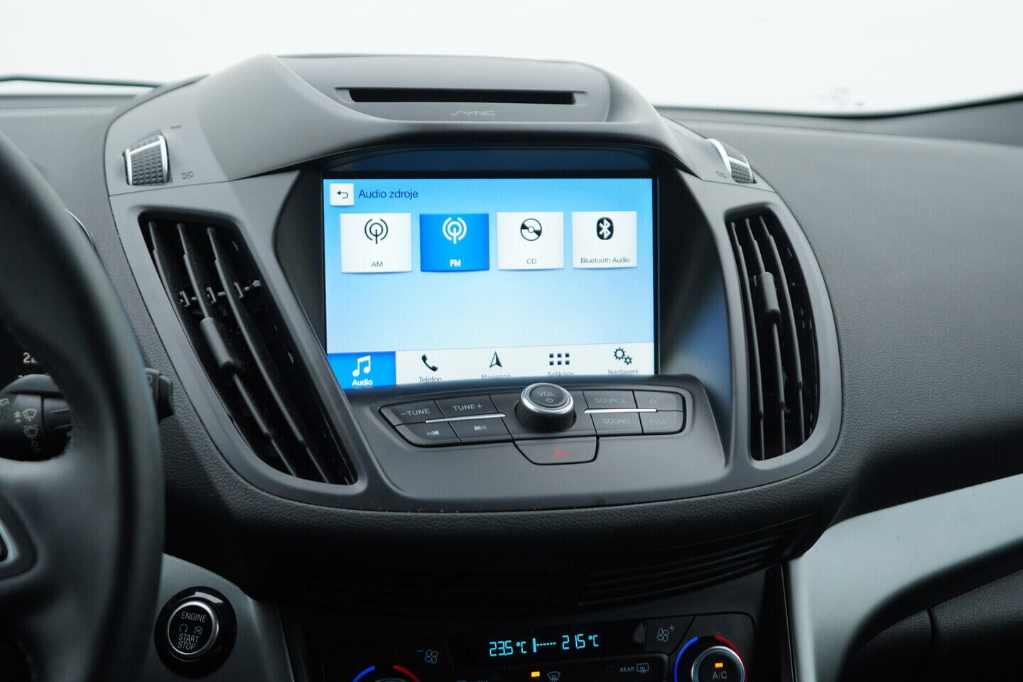 O119V07162_29.webp_KUGA Cool a Connect 1.5  110 kW manuál