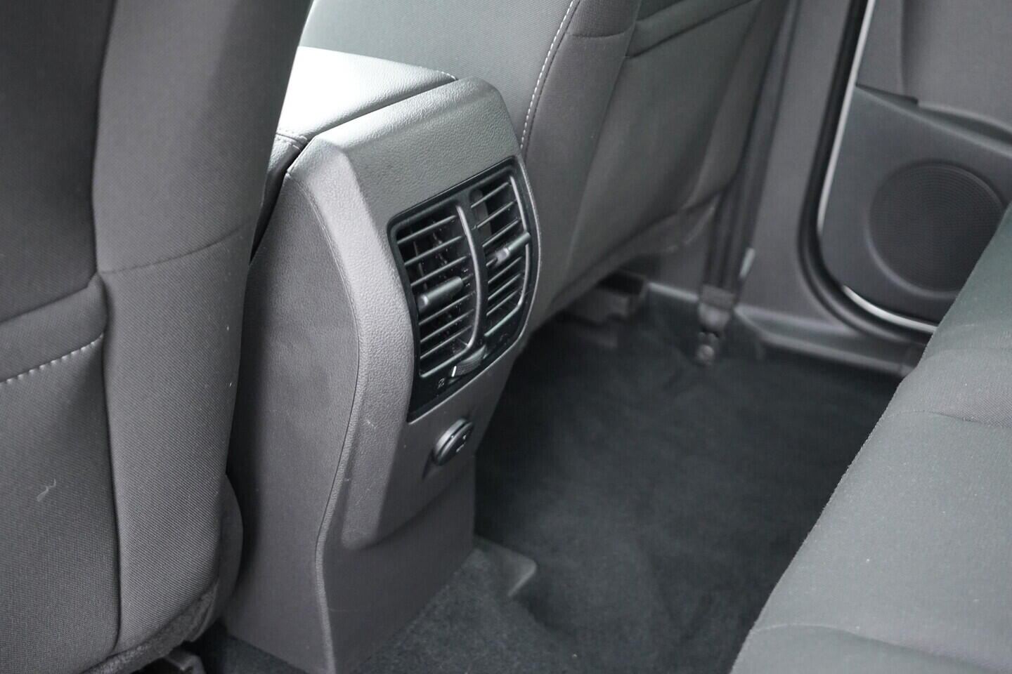 O119V07162_35.webp_KUGA Cool a Connect 1.5  110 kW manuál