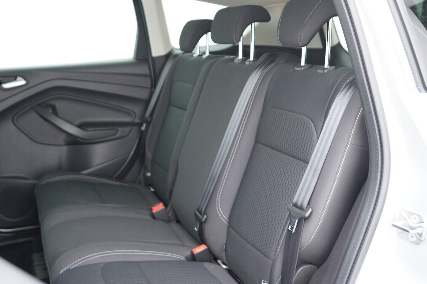 O119V07162_36.webp_KUGA Cool a Connect 1.5  110 kW manuál