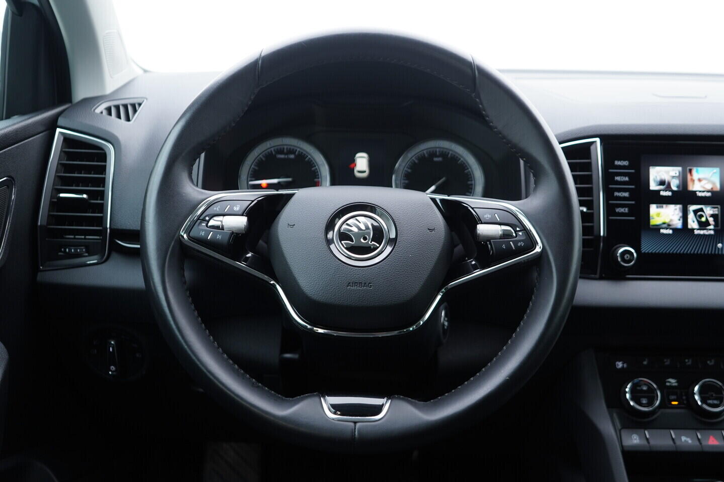 O119V07163_26.webp_KAROQ Style 2.0 TDI 85 kW manuál, DPH