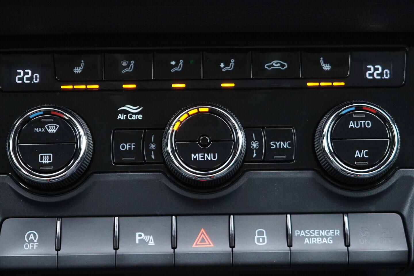 O119V07163_31.webp_KAROQ Style 2.0 TDI 85 kW manuál, DPH