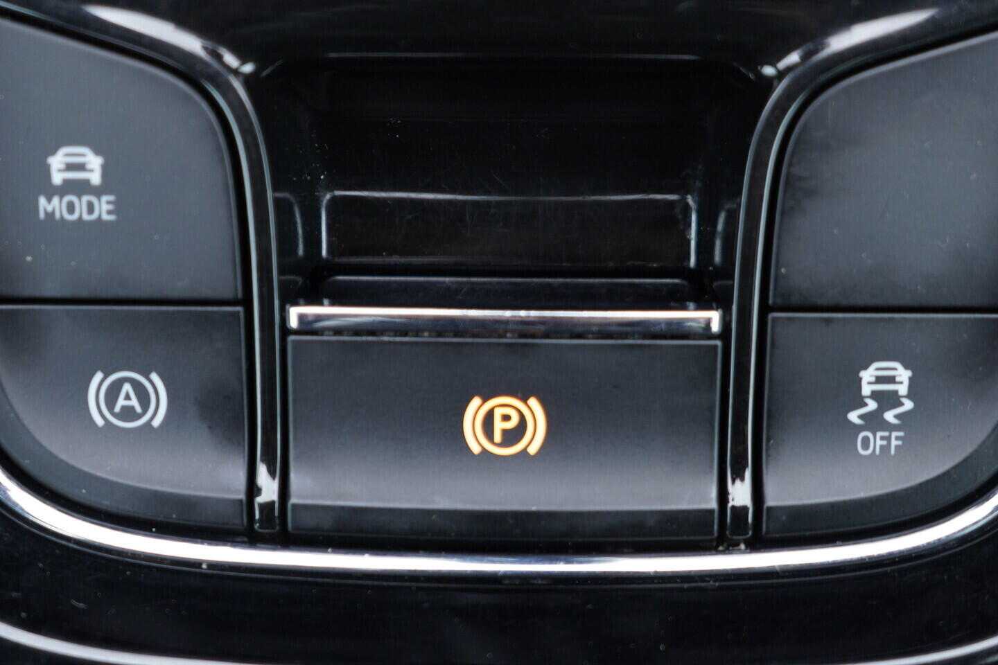 O119V07163_33.webp_KAROQ Style 2.0 TDI 85 kW manuál, DPH