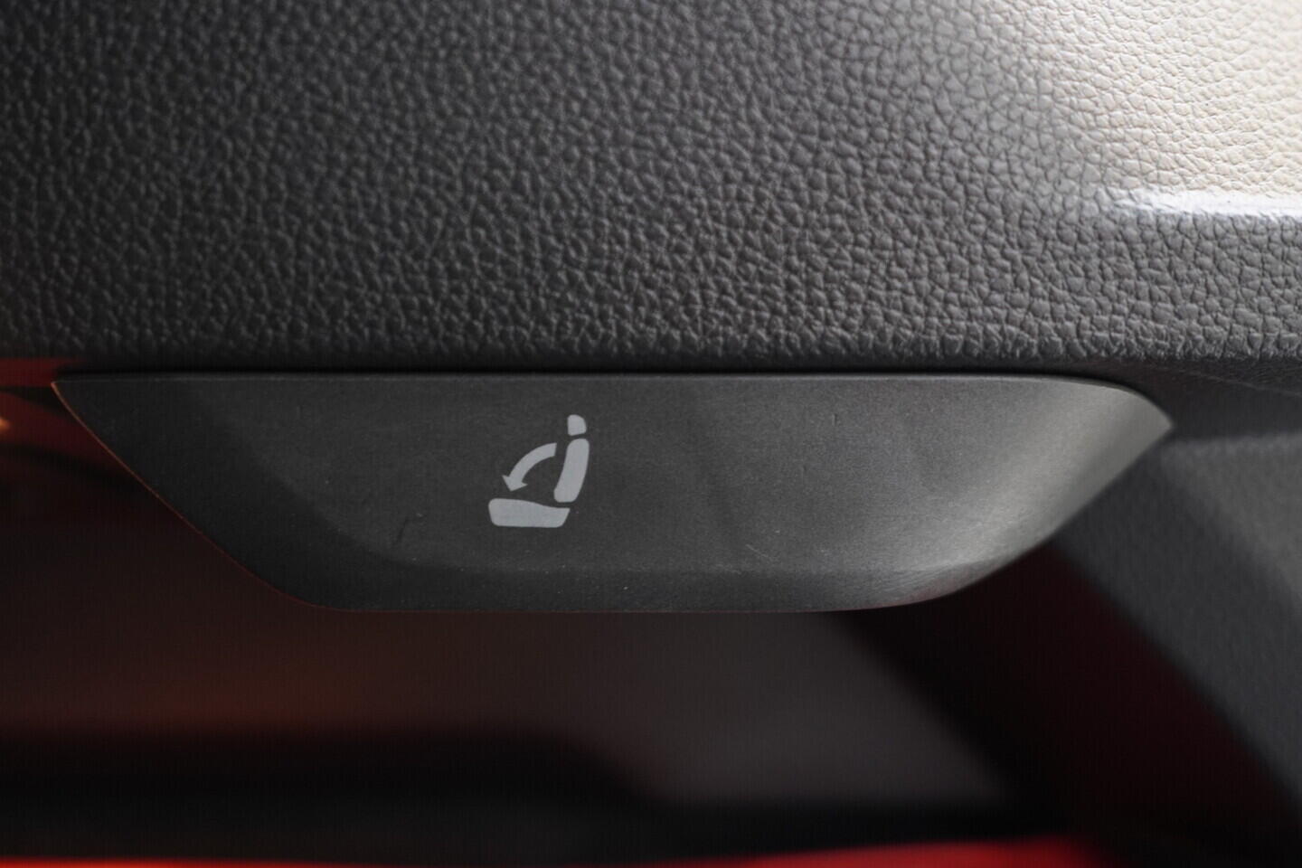 O119V07163_38.webp_KAROQ Style 2.0 TDI 85 kW manuál, DPH