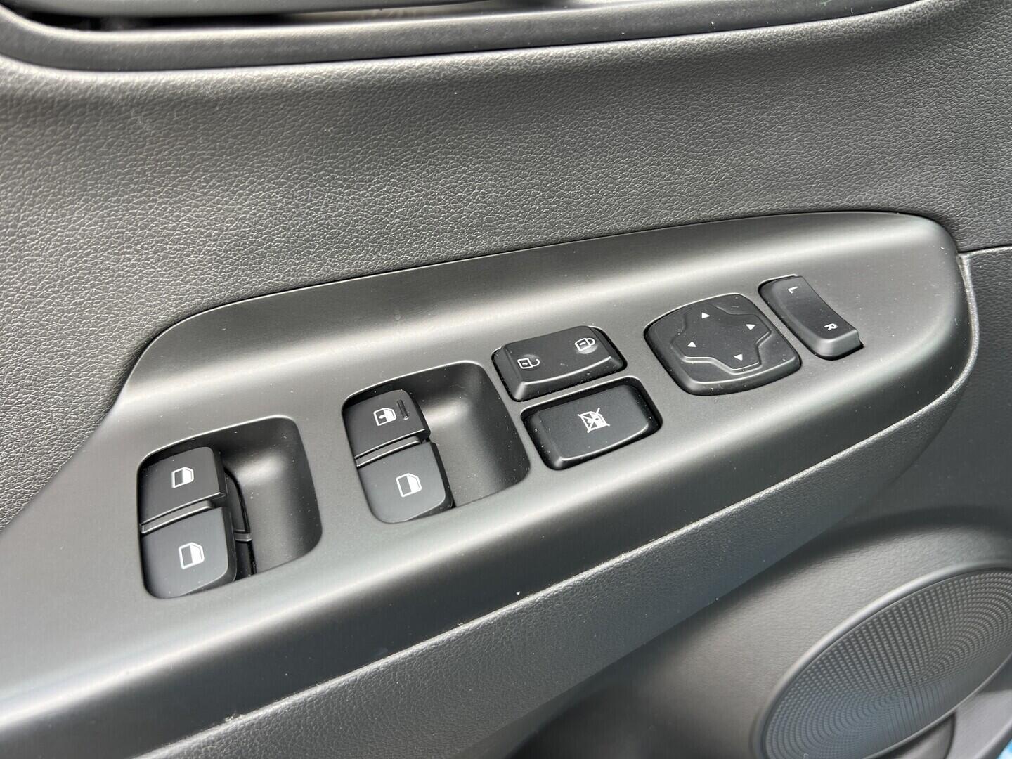 O119V07167_22.webp_KONA Start 1.0 T-GDI 88 kW manuál