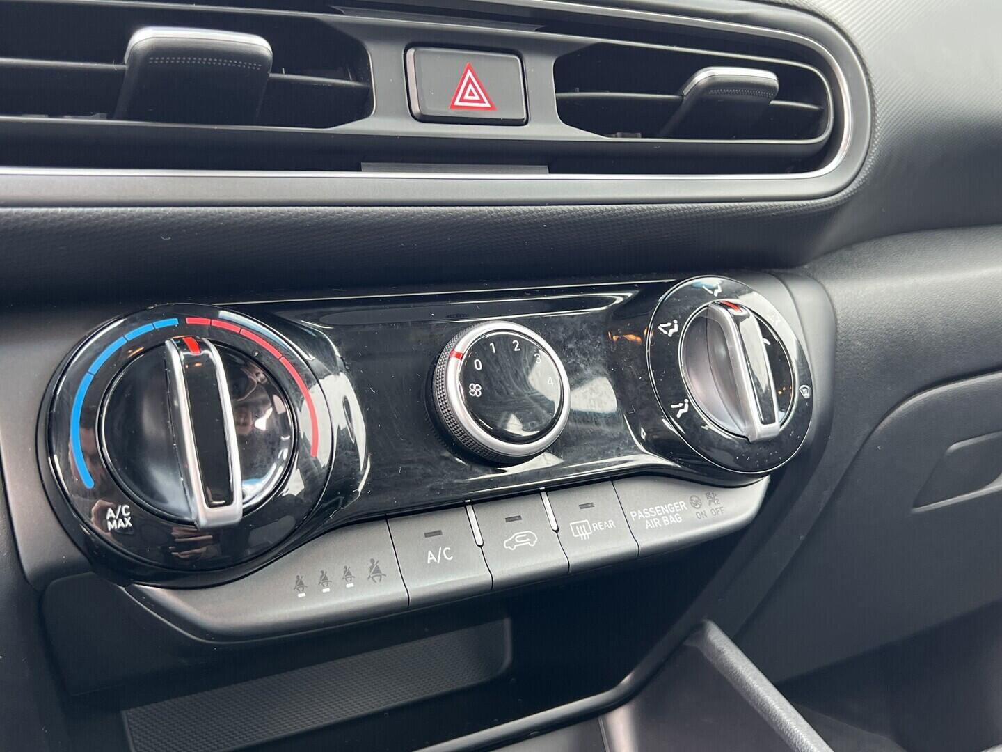 O119V07167_28.webp_KONA Start 1.0 T-GDI 88 kW manuál