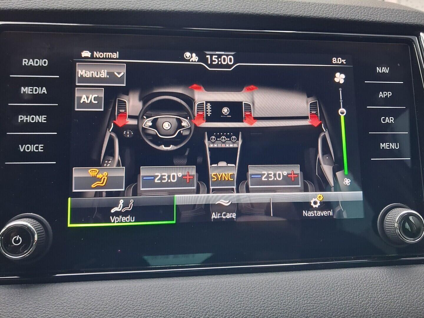 O119V07169_27.webp_KAROQ Style Plus 1.5 TSI 110 kW automat
