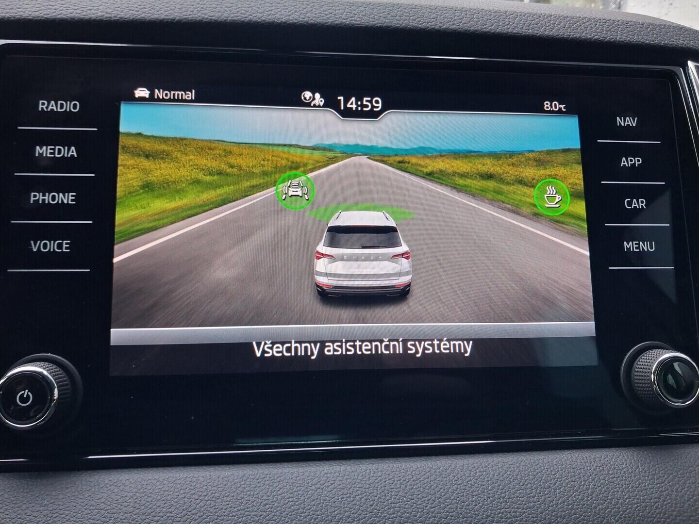 O119V07169_28.webp_KAROQ Style Plus 1.5 TSI 110 kW automat