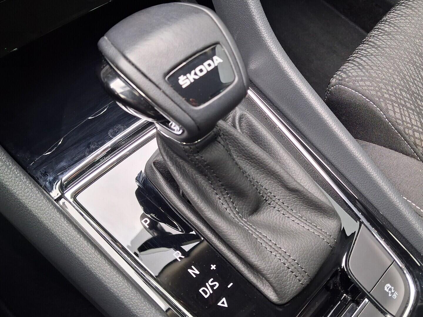 O119V07169_30.webp_KAROQ Style Plus 1.5 TSI 110 kW automat