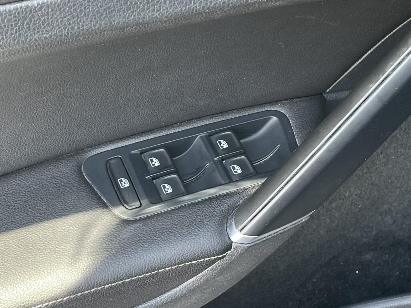 O119V07171_20.webp_GOLF  1.6 TDI 81 kW manuál