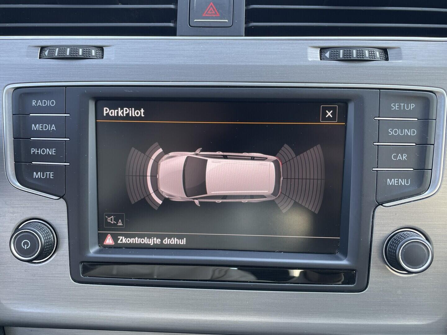 O119V07171_27.webp_GOLF  1.6 TDI 81 kW manuál