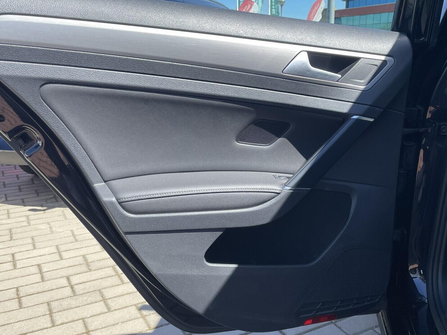 O119V07171_31.webp_GOLF  1.6 TDI 81 kW manuál