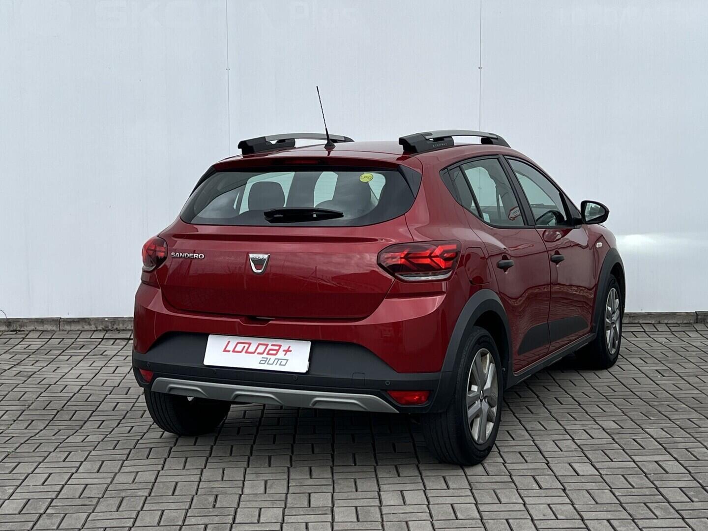 O119V07172_11.webp_SANDERO Stepway 1.0 TCe 67 kW manuál