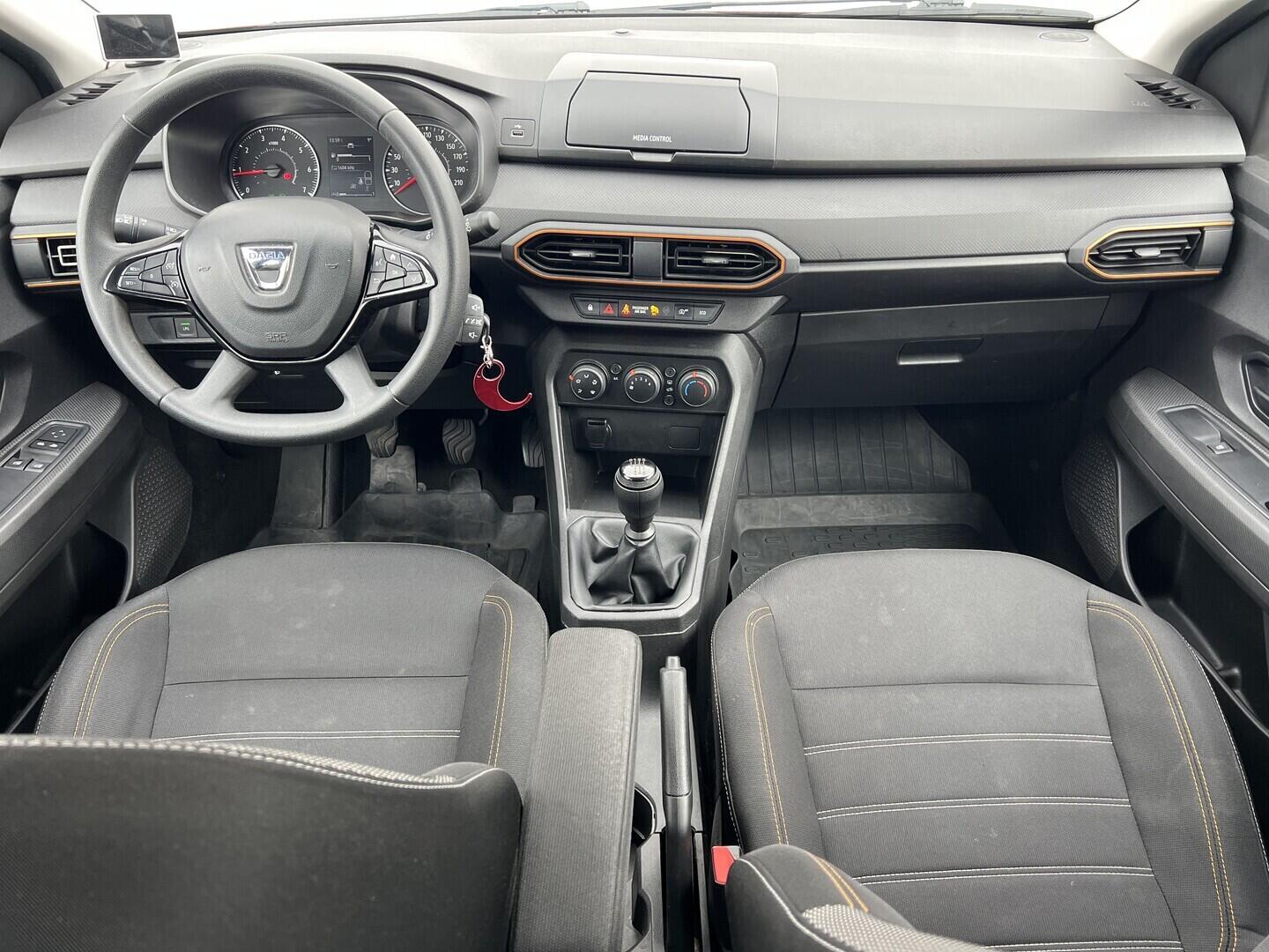 O119V07172_17.webp_SANDERO Stepway 1.0 TCe 67 kW manuál