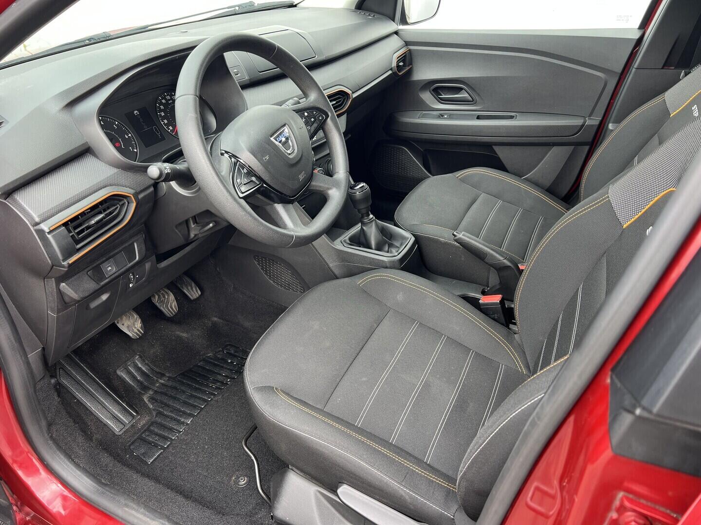 O119V07172_20.webp_SANDERO Stepway 1.0 TCe 67 kW manuál