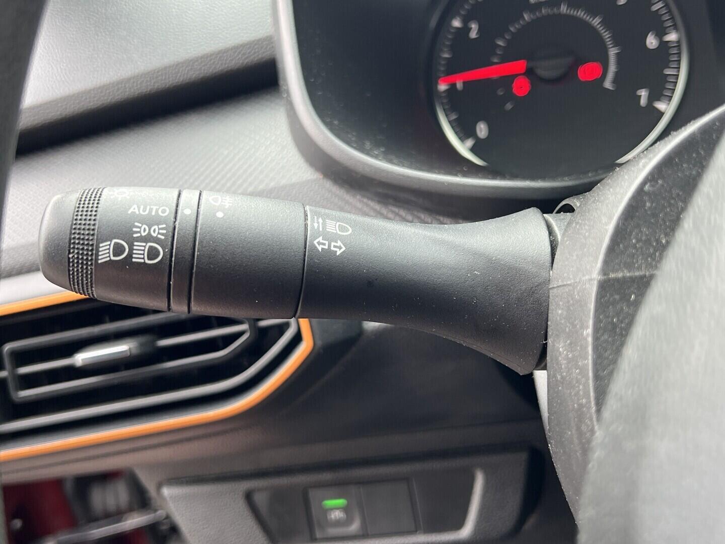 O119V07172_21.webp_SANDERO Stepway 1.0 TCe 67 kW manuál