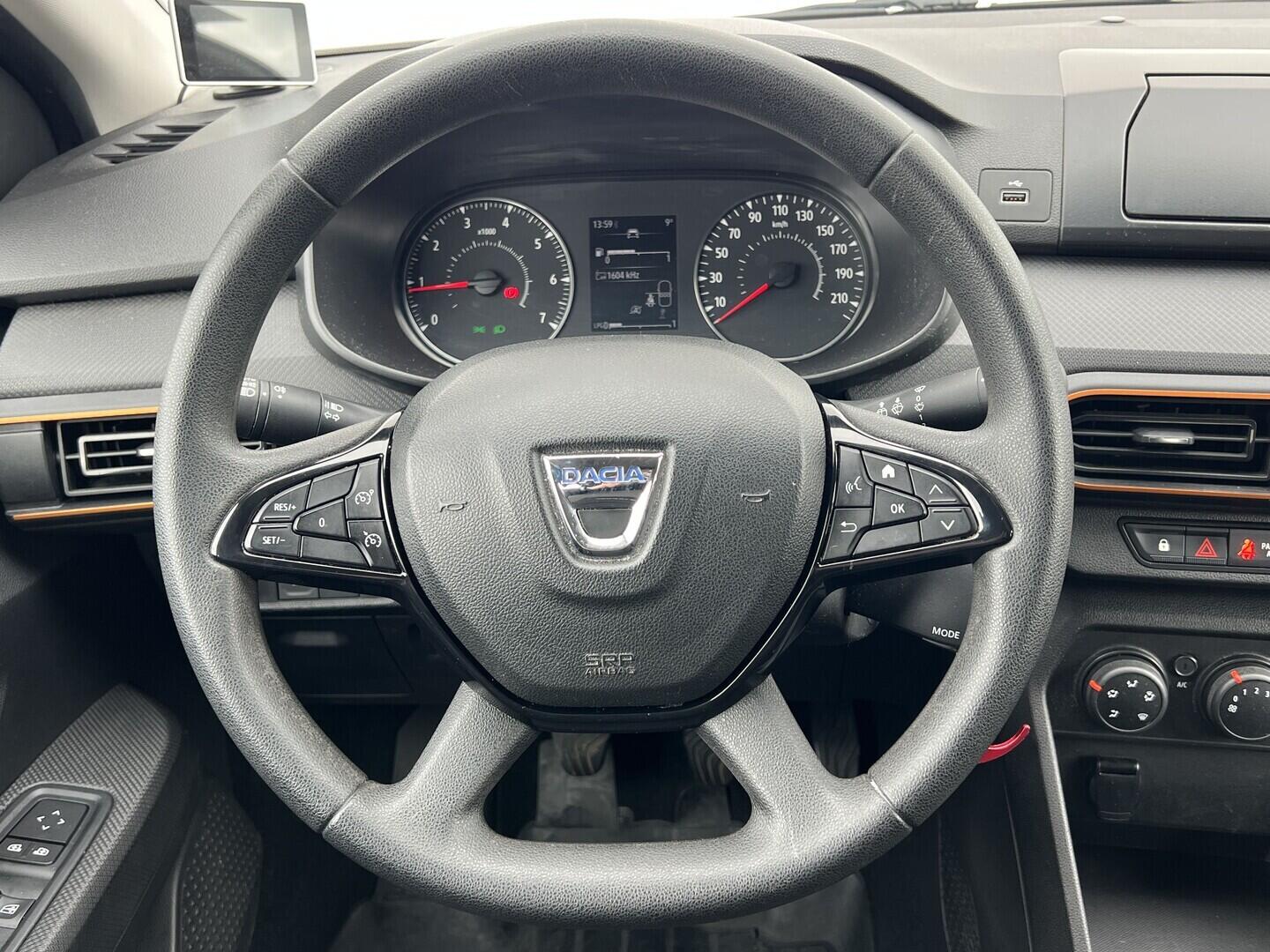 O119V07172_22.webp_SANDERO Stepway 1.0 TCe 67 kW manuál