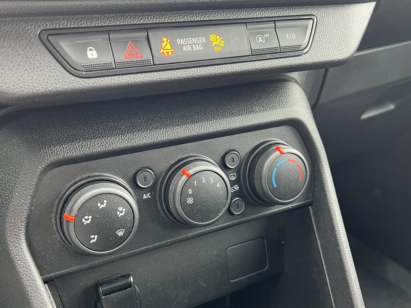 O119V07172_23.webp_SANDERO Stepway 1.0 TCe 67 kW manuál