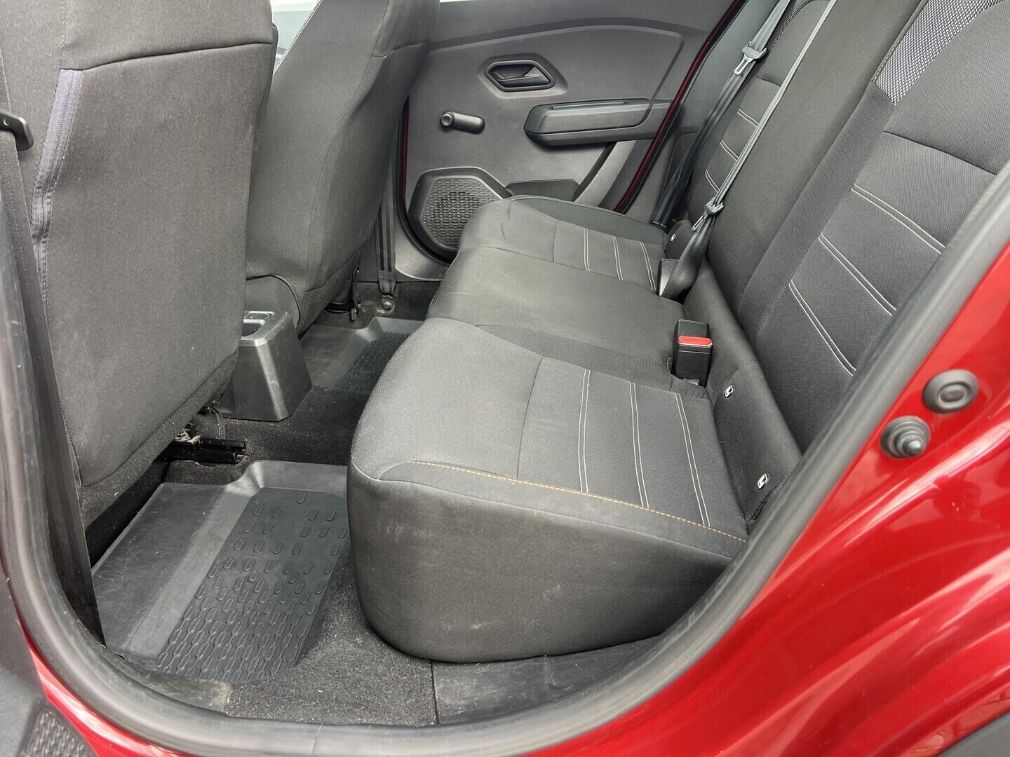 O119V07172_25.webp_SANDERO Stepway 1.0 TCe 67 kW manuál