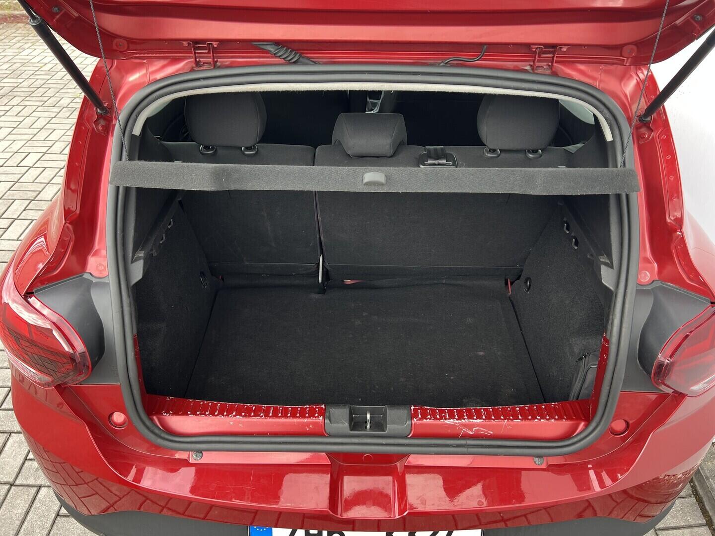 O119V07172_26.webp_SANDERO Stepway 1.0 TCe 67 kW manuál