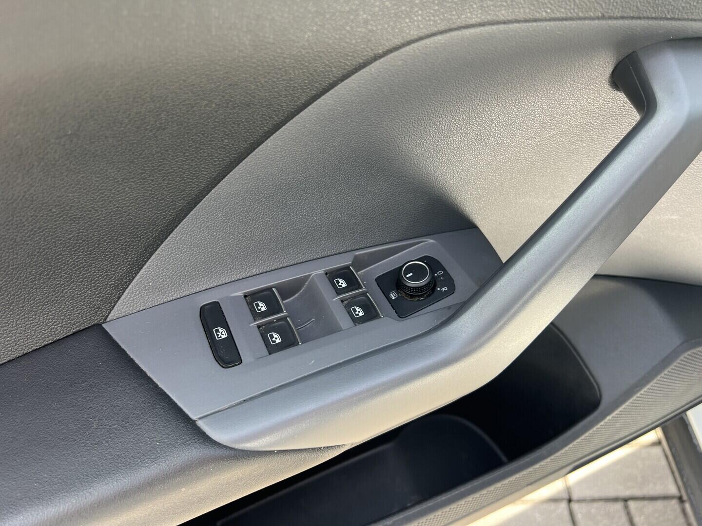 O119V07173_22.webp_T-CROSS Style 1.0 TSI 81 kW automat, DPH