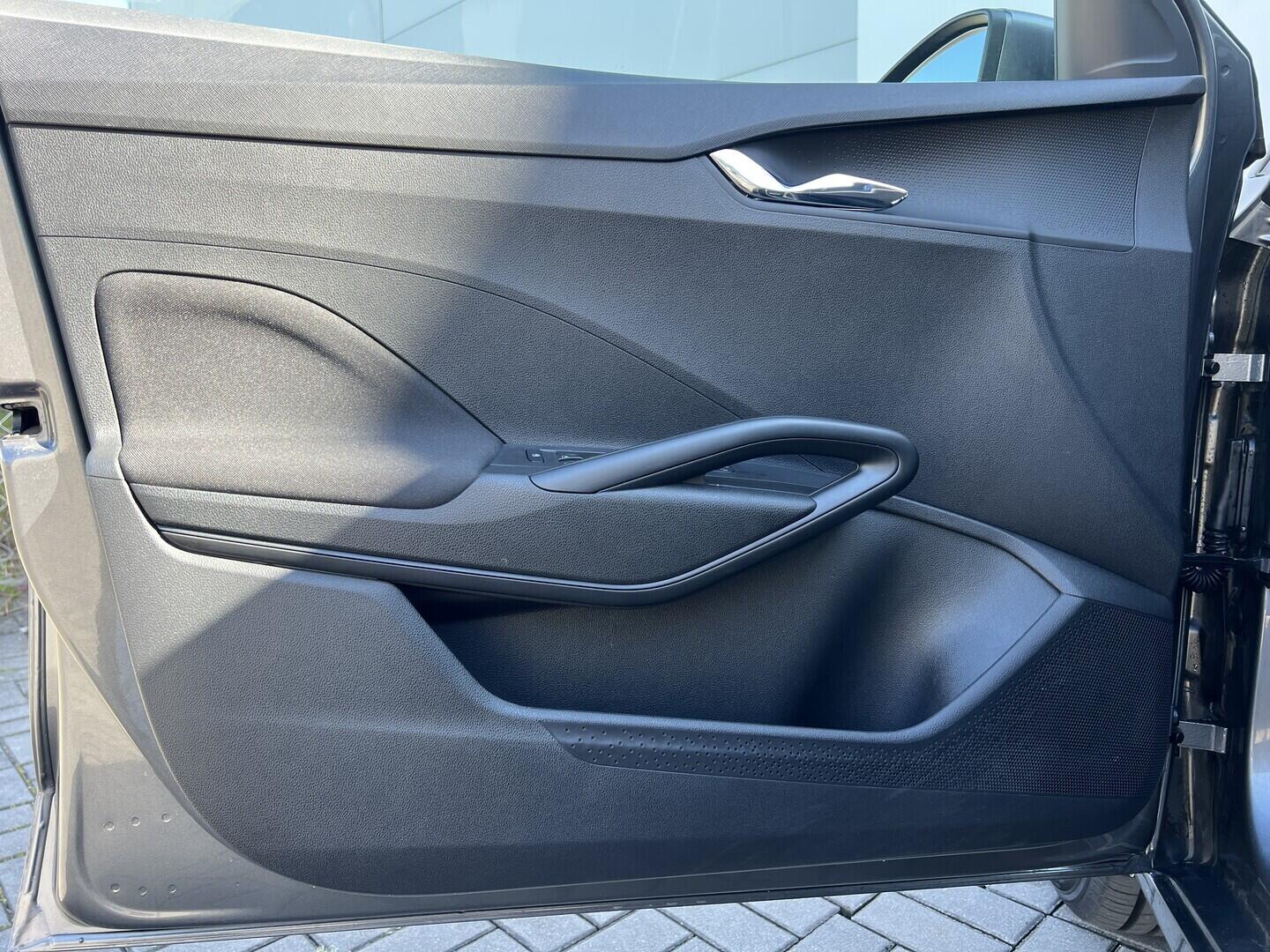 O119V07178_21.webp_FABIA Selection 1.0 MPI 59 kW manuál, DPH