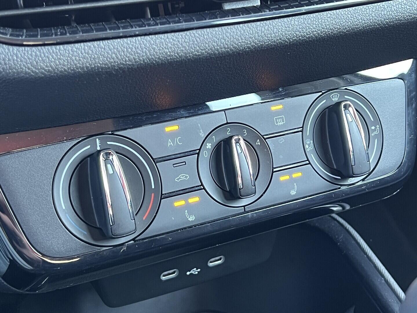 O119V07178_29.webp_FABIA Selection 1.0 MPI 59 kW manuál, DPH