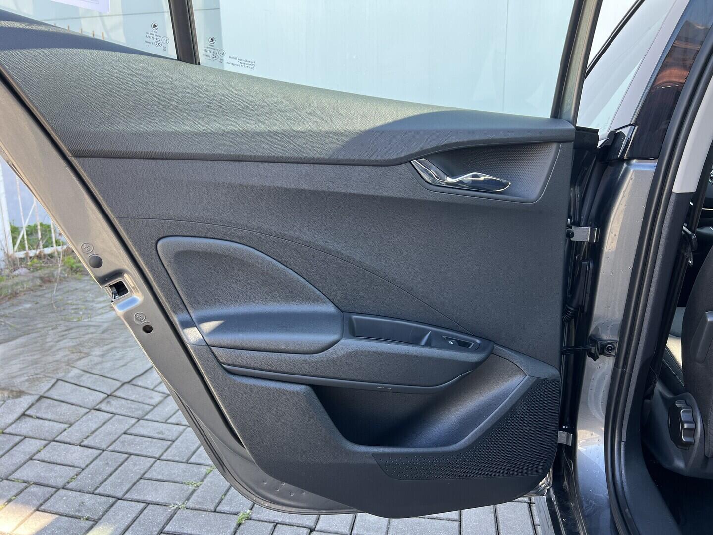 O119V07178_31.webp_FABIA Selection 1.0 MPI 59 kW manuál, DPH