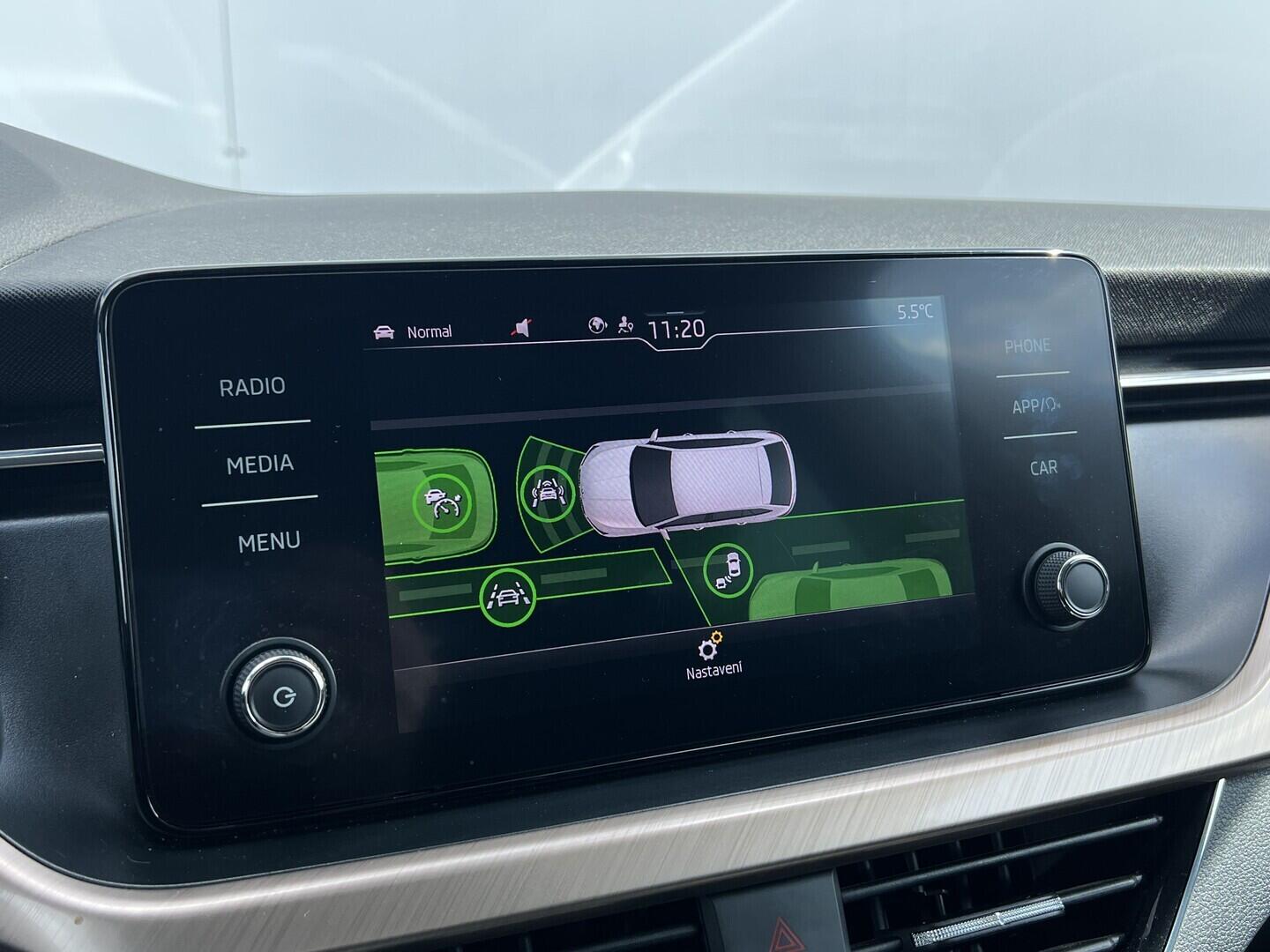 O119V07181_28.webp_SCALA Style Plus 1.6 TDI 85 kW manuál