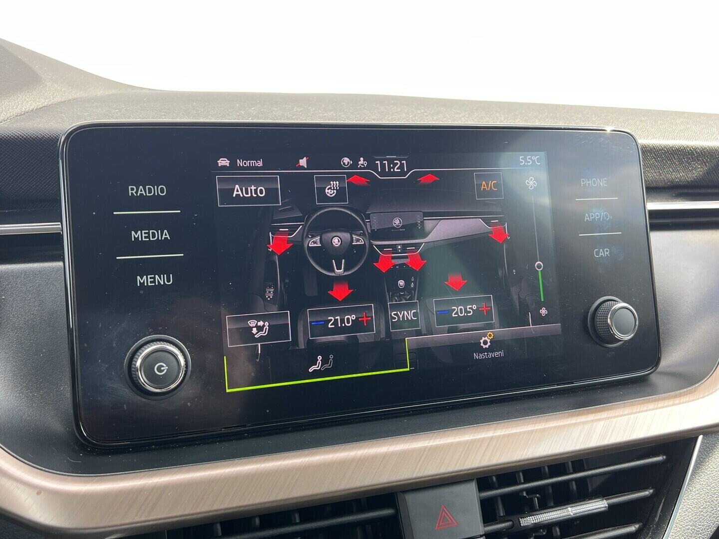 O119V07181_30.webp_SCALA Style Plus 1.6 TDI 85 kW manuál