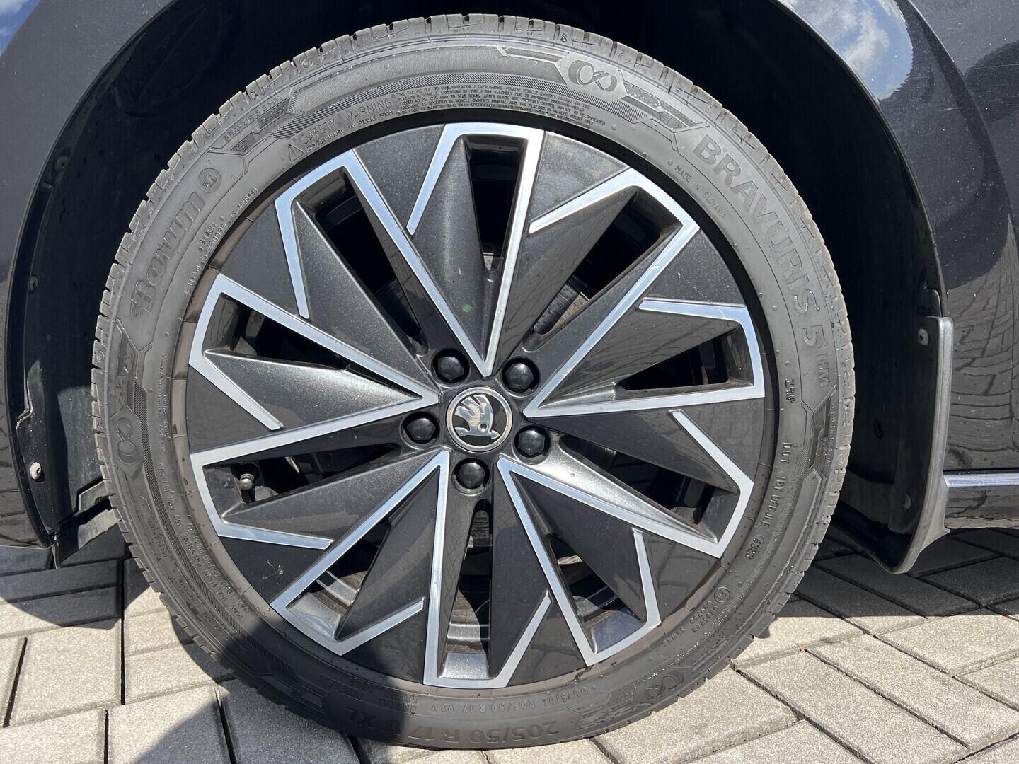 O119V07181_38.webp_SCALA Style Plus 1.6 TDI 85 kW manuál