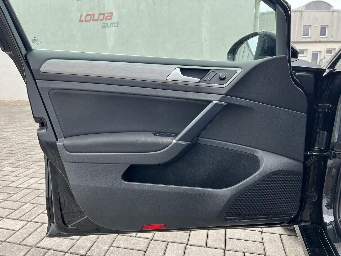 O119V07185_20.webp_GOLF trendline 1.2 TSI 77 kW manuál