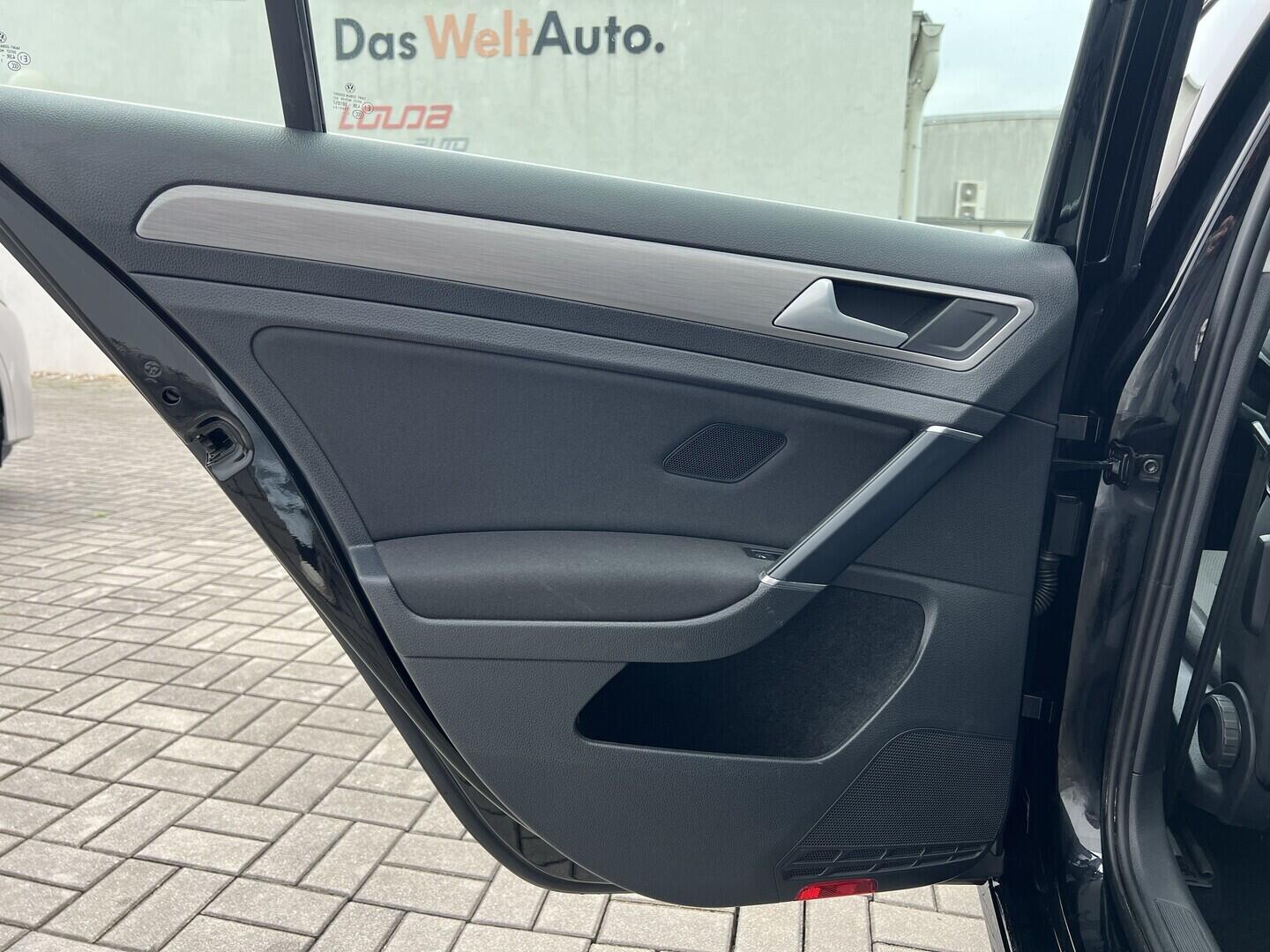 O119V07185_31.webp_GOLF trendline 1.2 TSI 77 kW manuál