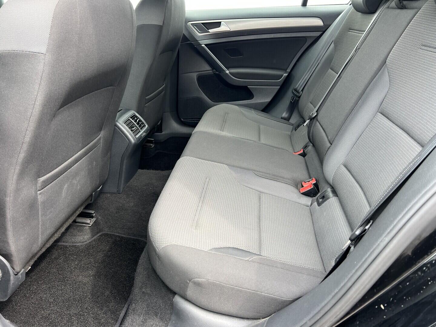 O119V07185_32.webp_GOLF trendline 1.2 TSI 77 kW manuál