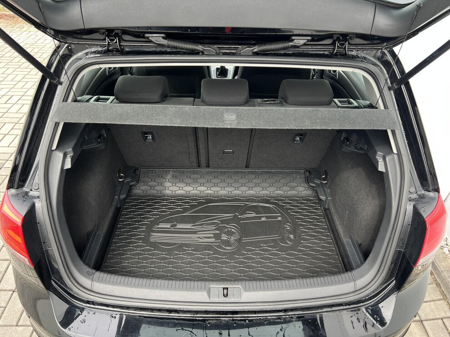 O119V07185_33.webp_GOLF trendline 1.2 TSI 77 kW manuál