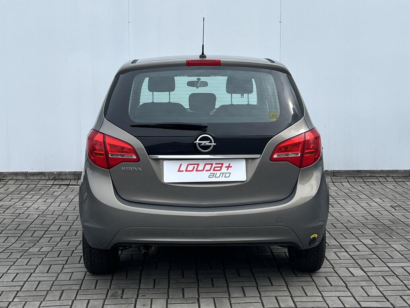 O119V07186_16.webp_MERIVA  1.4  74 kW manuál