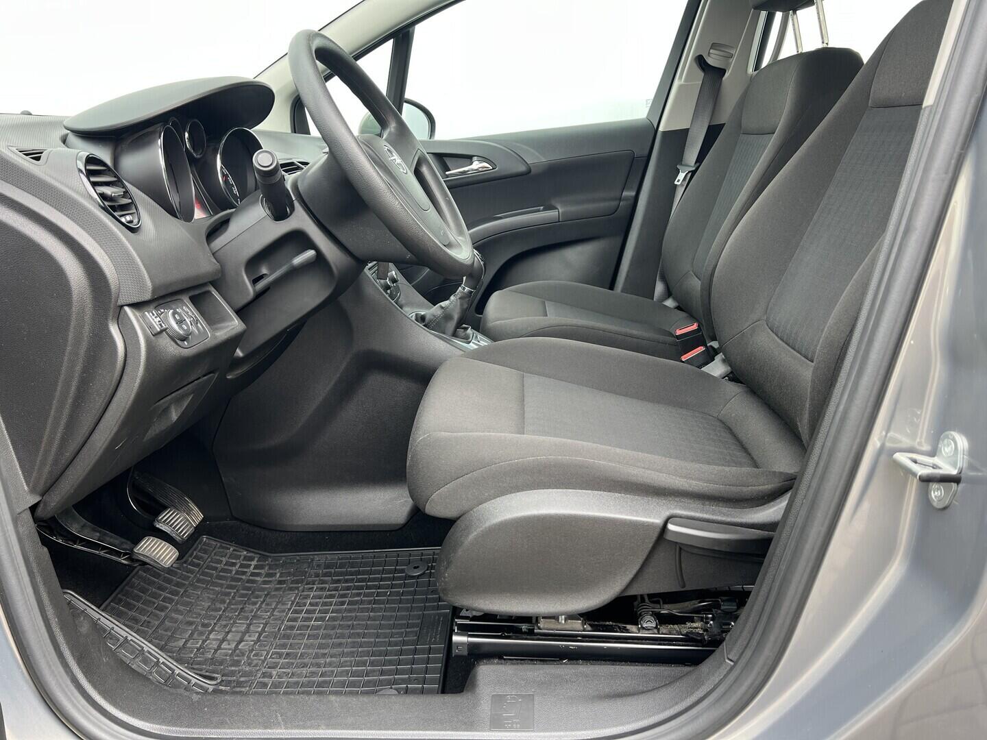 O119V07186_20.webp_MERIVA  1.4  74 kW manuál