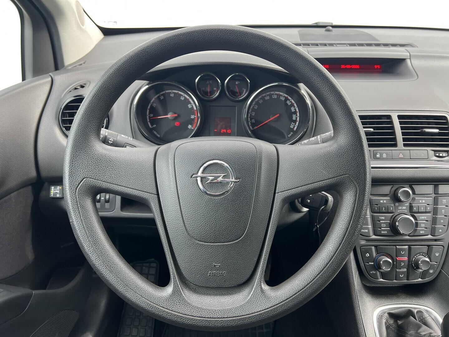 O119V07186_23.webp_MERIVA  1.4  74 kW manuál