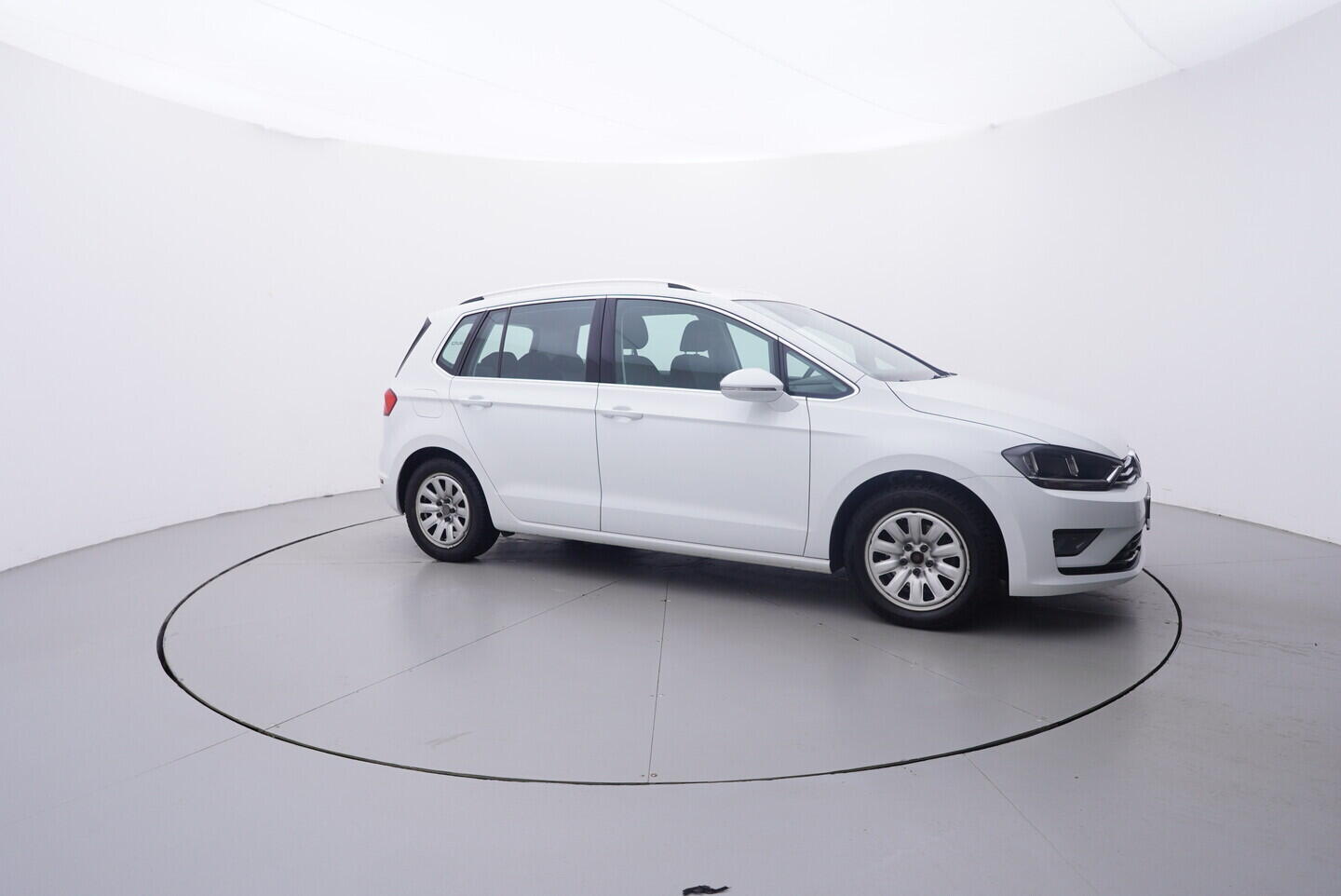 O119V07192_16.webp_GOLF SPORTSVAN Highline 1.4 TSI 92 kW manuál