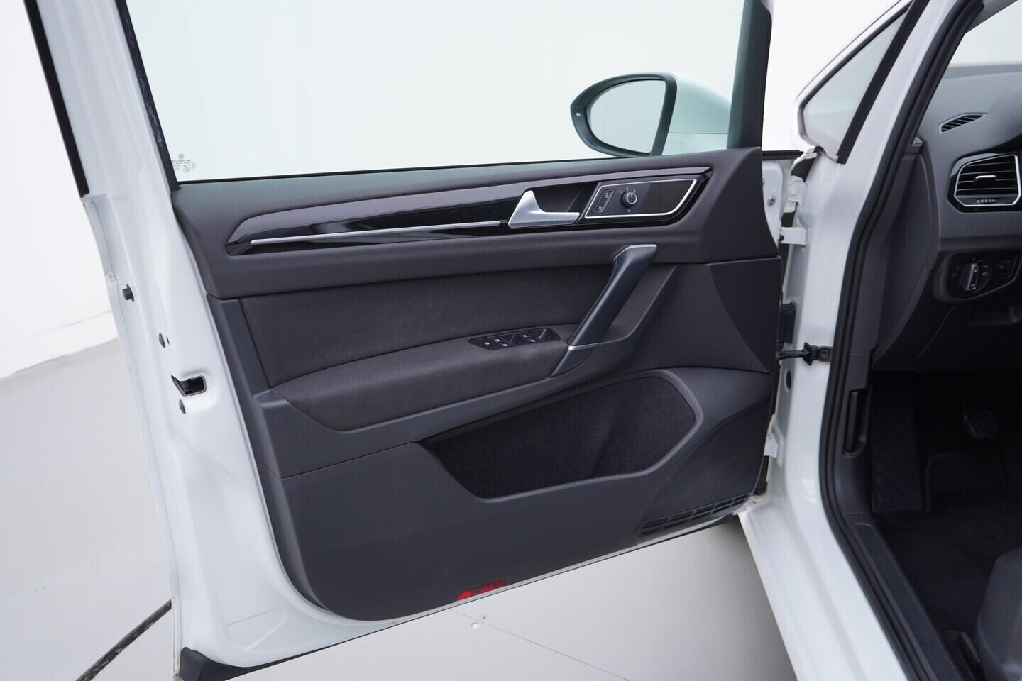 O119V07192_19.webp_GOLF SPORTSVAN Highline 1.4 TSI 92 kW manuál