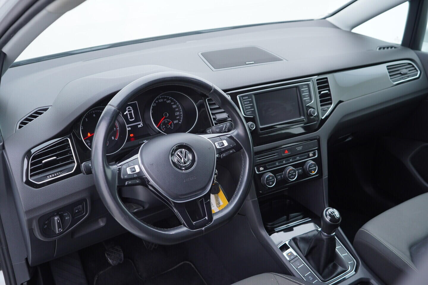 O119V07192_21.webp_GOLF SPORTSVAN Highline 1.4 TSI 92 kW manuál