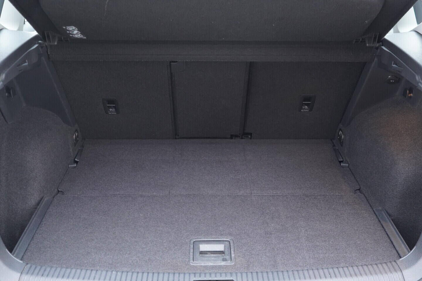 O119V07192_37.webp_GOLF SPORTSVAN Highline 1.4 TSI 92 kW manuál