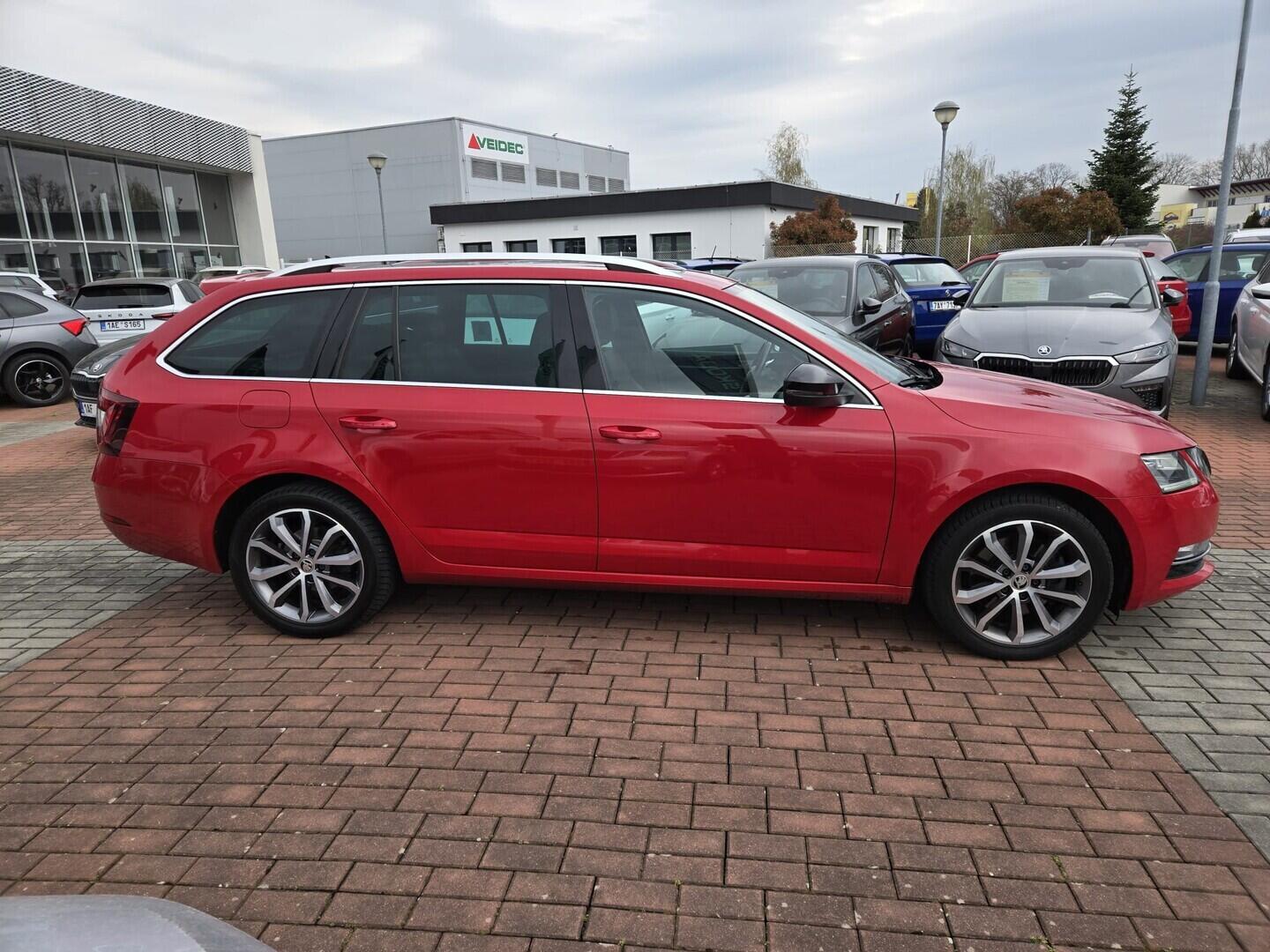 O119V07198_12.webp_OCTAVIA Style 2.0 TSI 140 kW automat, DPH