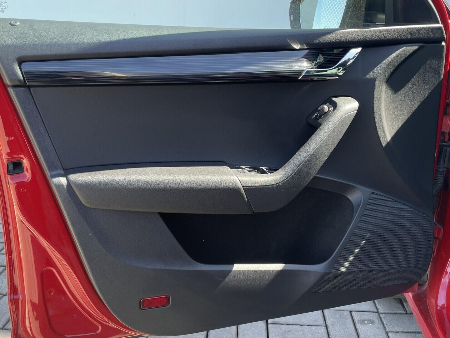 O119V07198_20.webp_OCTAVIA Style 2.0 TSI 140 kW automat, DPH