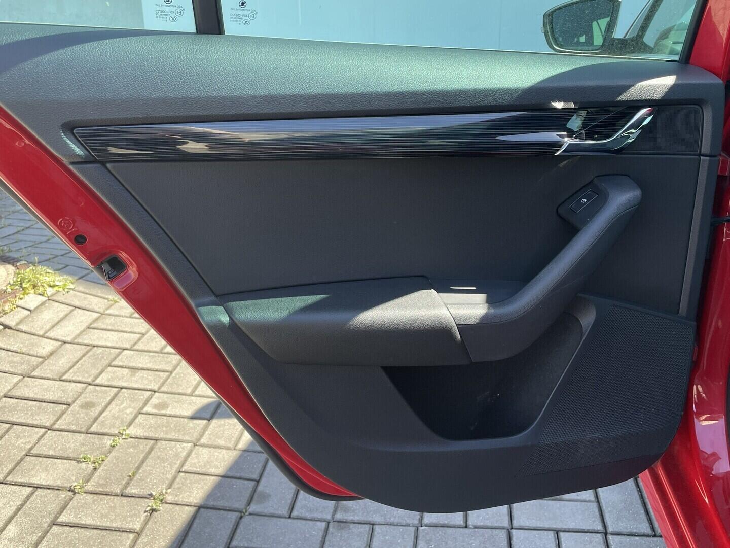O119V07198_31.webp_OCTAVIA Style 2.0 TSI 140 kW automat, DPH